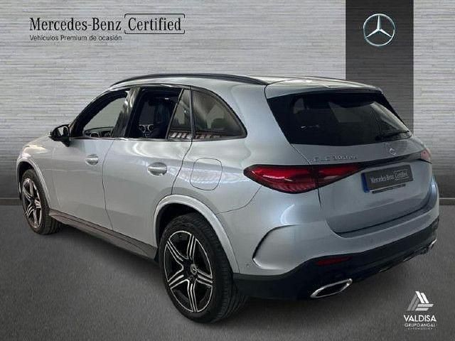 Usado Mercedes GLC300e 333 CV (244 kW) 2024 Plata hightech