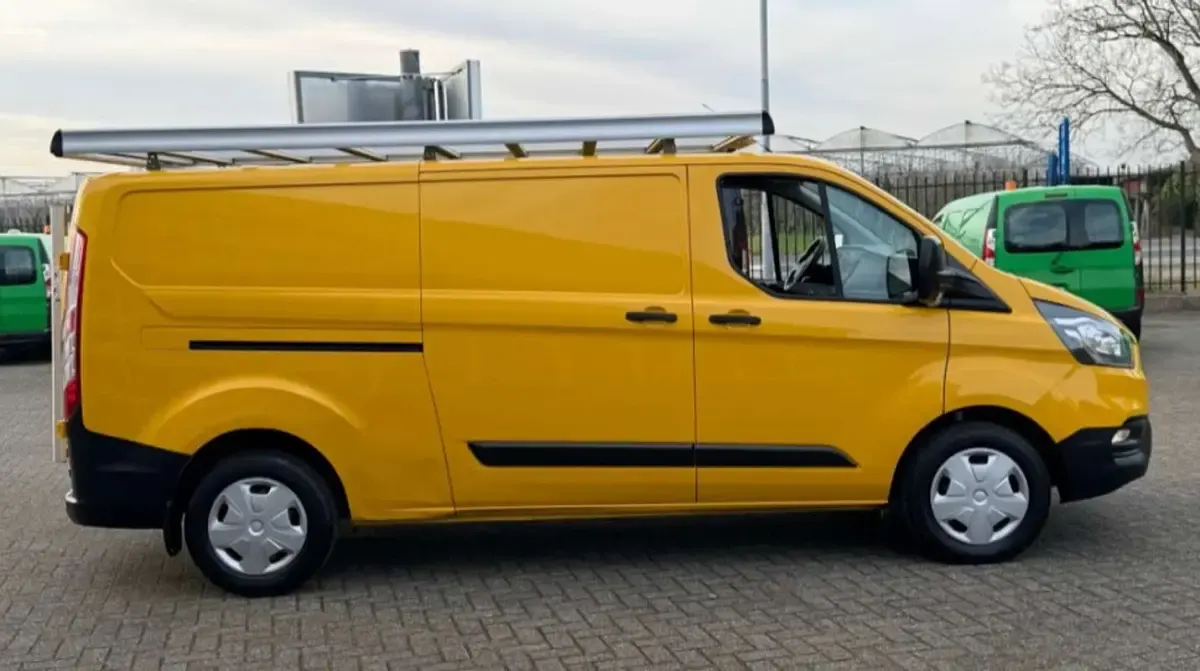 Usado Ford Transit Custom Ambiente 105 CV (77 kW) 2019 Amarillo Van