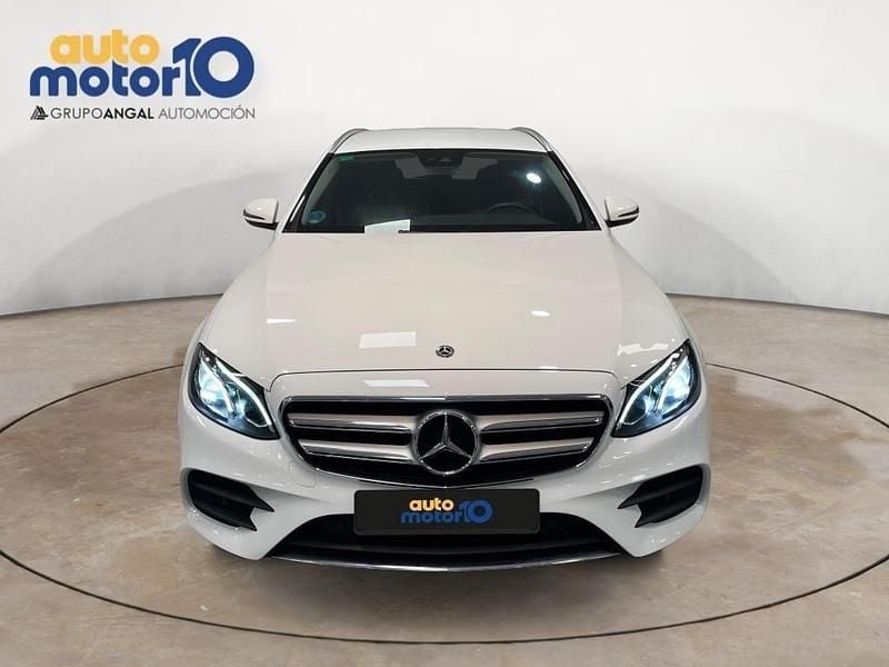 Usado Mercedes E220 194 CV (142 kW) 2018 Blanco Familiar