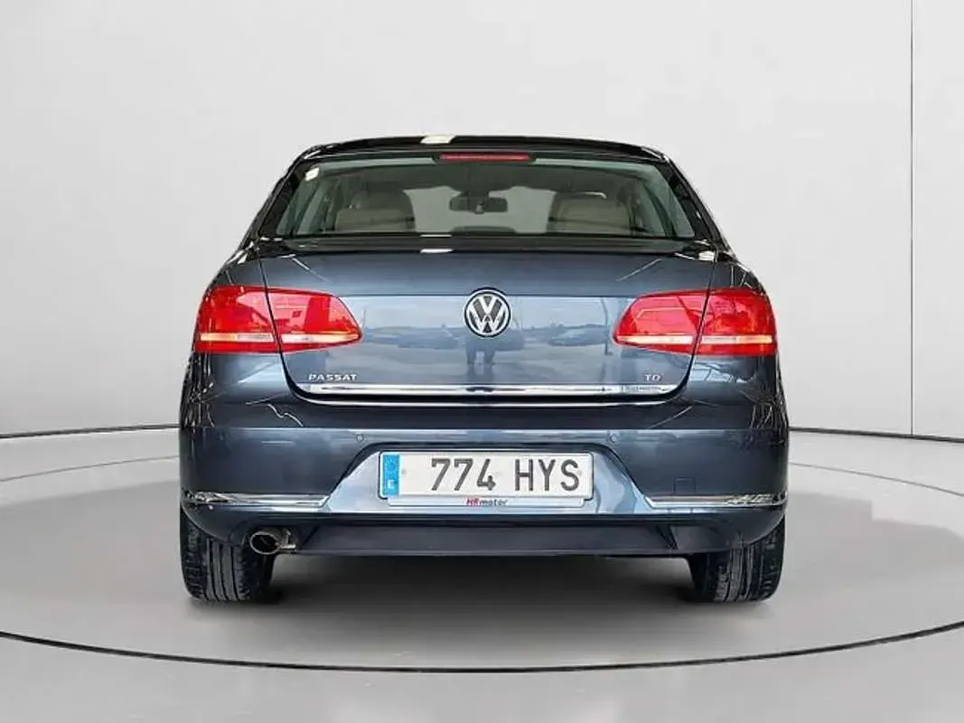 Usado VW Passat Advance 105 CV (77 kW) 2014 Gris Berlina