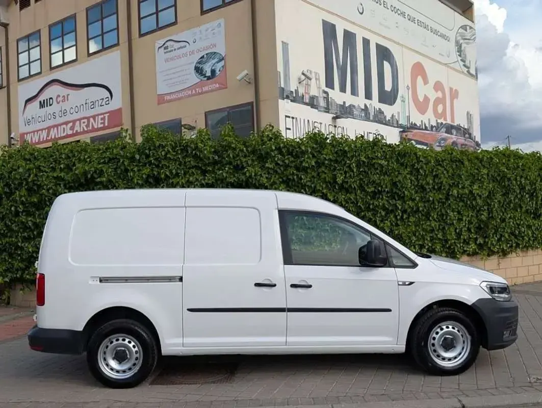 Usado VW Caddy Maxi Business 122 CV (89 kW) 2019 Blanco Monovolumen