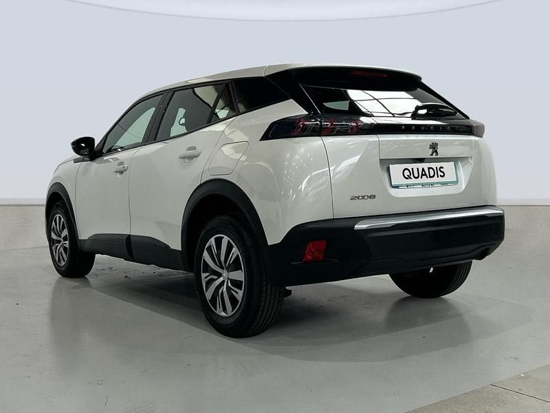Usado Peugeot 2008 Active 101 CV (74 kW) 2023 Blanco SUV