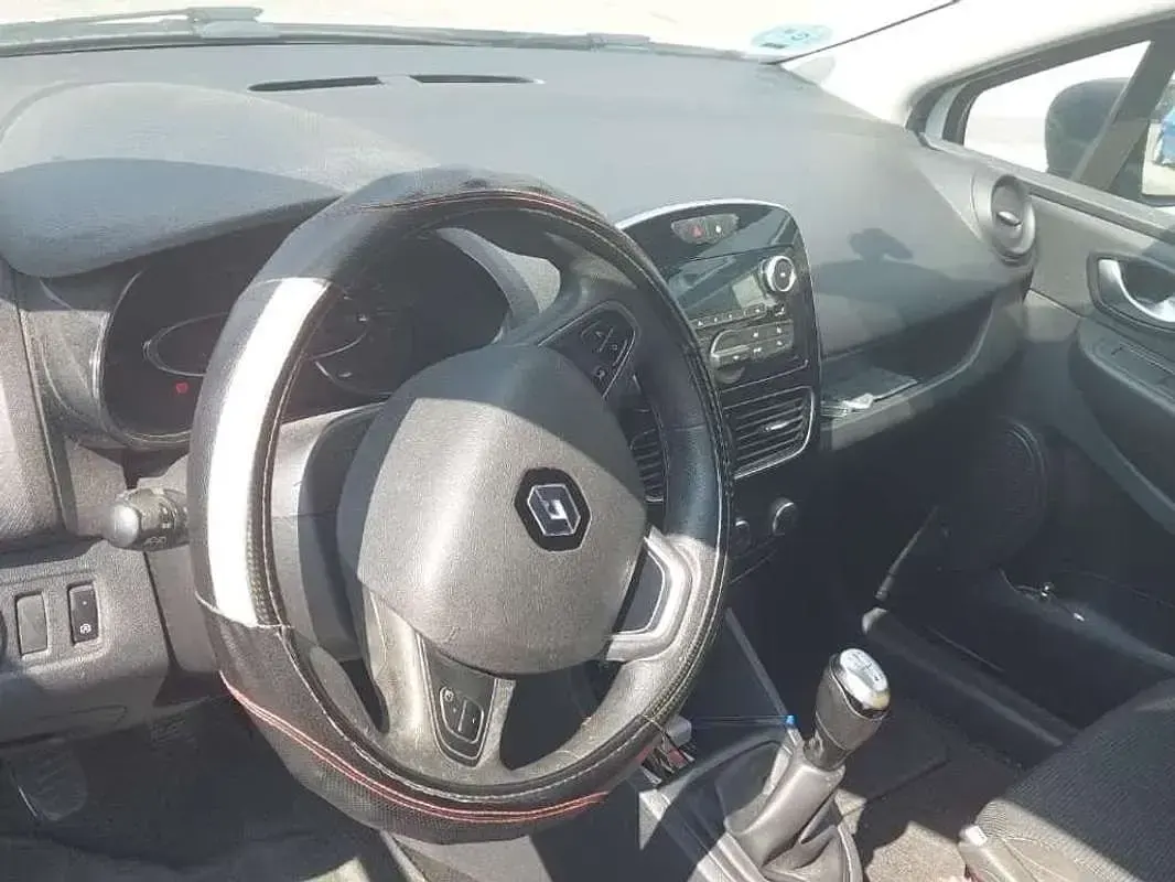 Usado Renault Clio Business 75 CV (55 kW) 2018 Blanco Utilitario