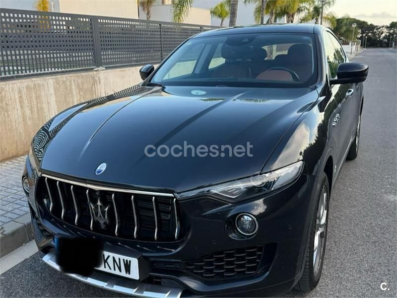Negro Usado 2018 Maserati Levante GranLusso SUV | 41.900 € (Precio justo) - Imagen 1/4