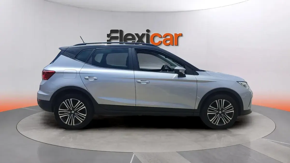 Usado Seat Arona Style 110 CV (80 kW) 2023 Blanco SUV