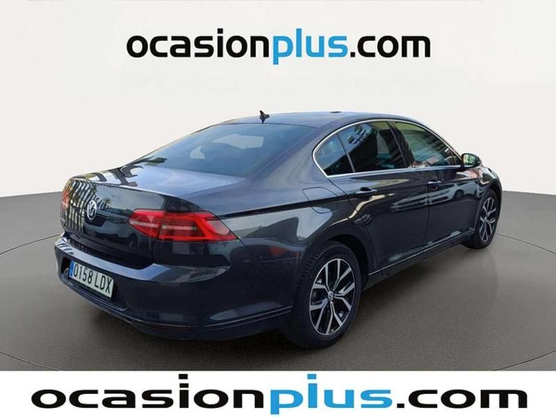 Usado VW Passat Advance 150 CV (110 kW) 2020 Gris Berlina