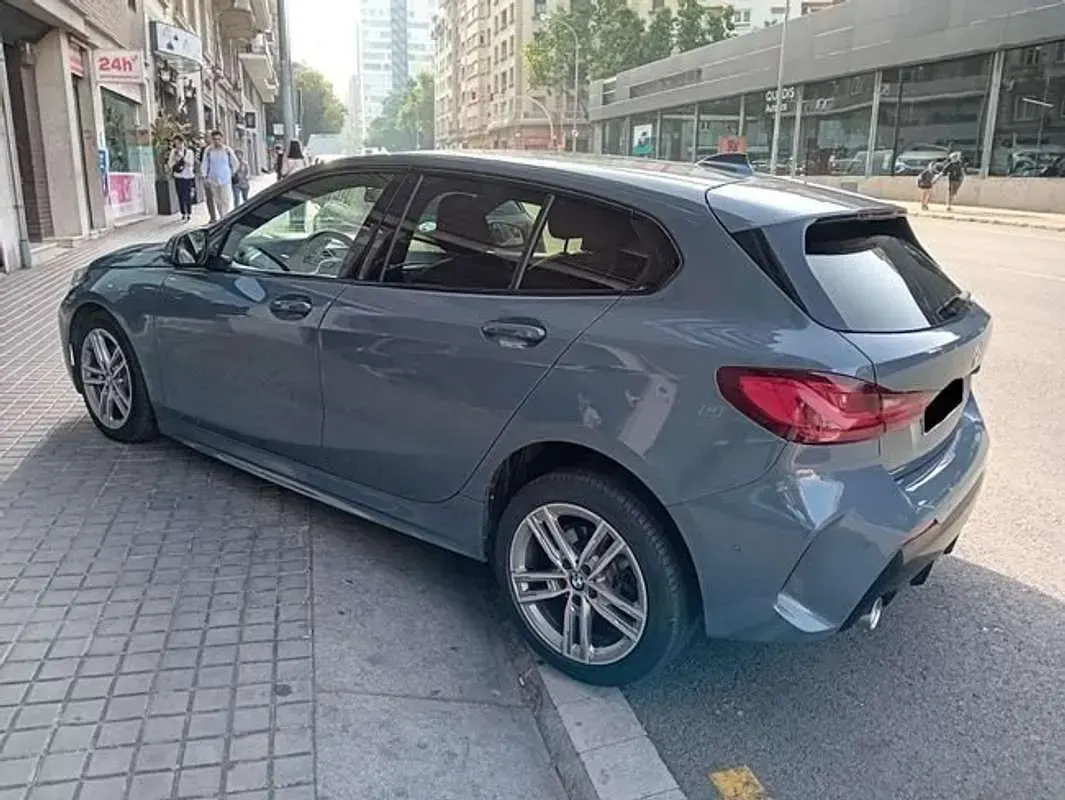 Usado BMW 120 Sport Line 190 CV (139 kW) 2020 Gris Utilitario