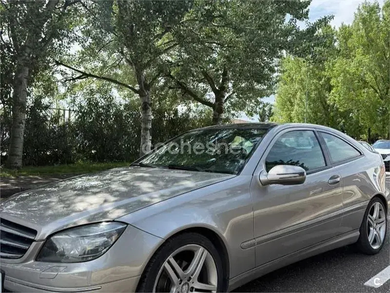 Usado Mercedes CLC220 150 CV (110 kW) 2009 Gris / plata Coupe