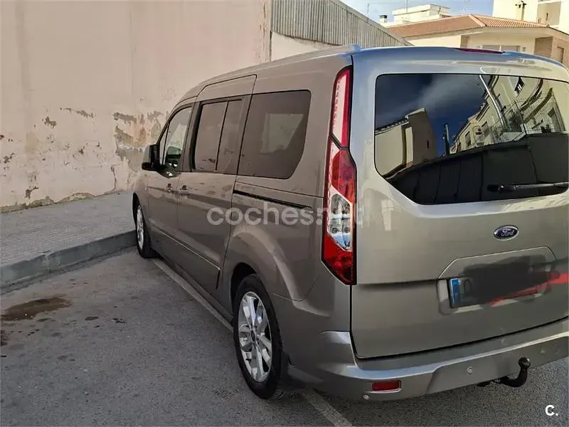 Usado Ford Tourneo Connect Titanium 120 CV (88 kW) 2017 Beige Monovolumen
