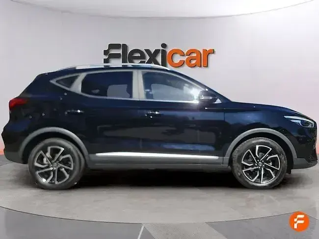 Usado MG ZS Luxury 111 CV (81 kW) 2023 Negro SUV
