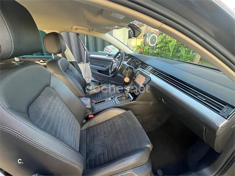 Usado VW Passat Sportline 280 CV (205 kW) 2016 Gris / plata Familiar
