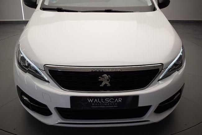 Usado Peugeot 308 Style 100 CV (73 kW) 2018 Blanco Berlina
