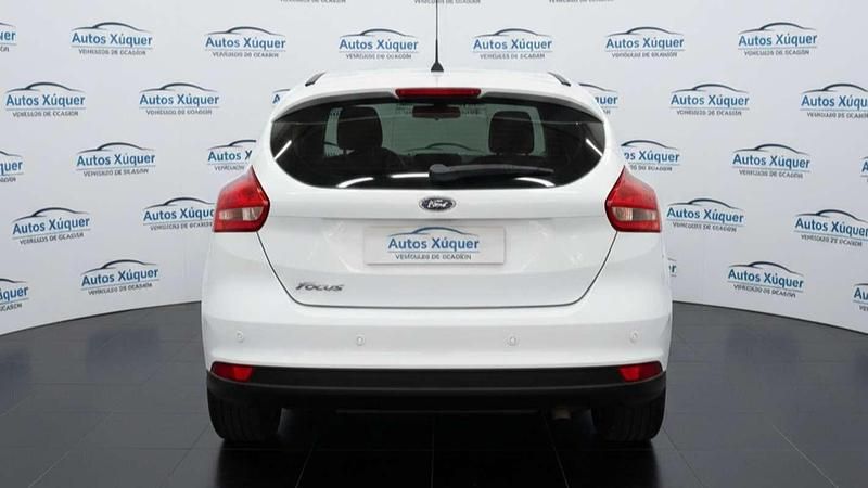 Usado Ford Focus 125 CV (91 kW) 2016 Blanco Berlina
