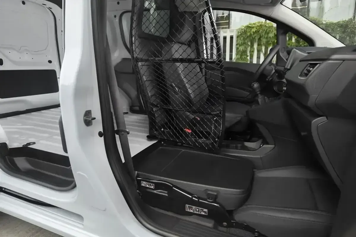 Novo Nissan Townstar 130 HP (95 kW) 2025 Cinzento Van