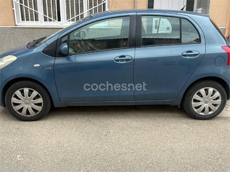 Usado Toyota Yaris Luna 90 CV (66 kW) 2007 Azul Utilitario