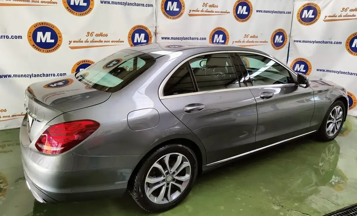 Usado Mercedes C220 170 CV (125 kW) 2017 Gris Berlina