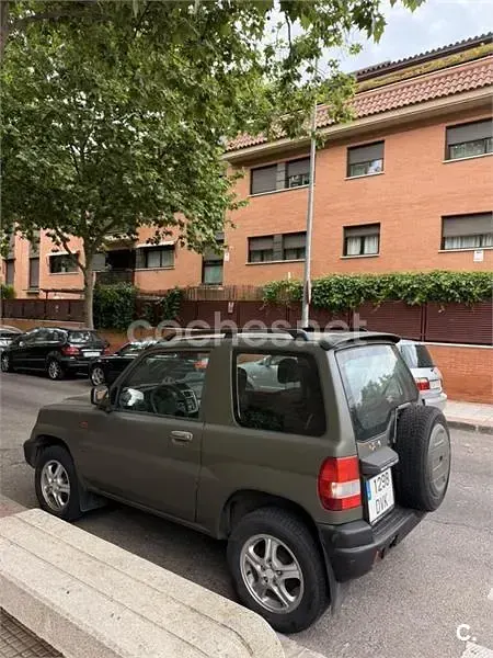 Usado Mitsubishi Montero Plus 114 CV (83 kW) 2006 Verde SUV