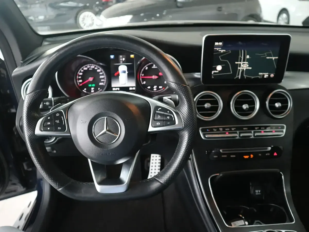Usado Mercedes GLC250 204 CV (150 kW) 2018 Azul SUV