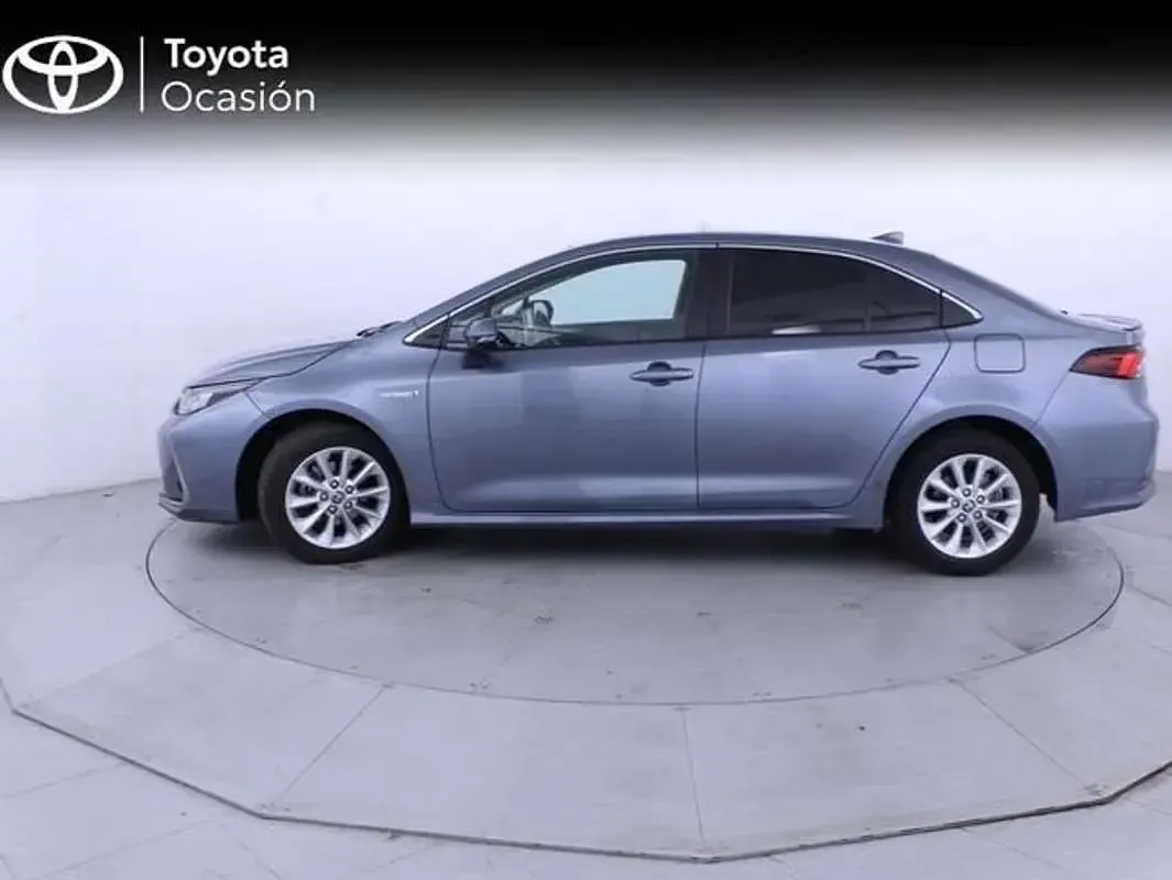 Usado Toyota Corolla Active 122 CV (89 kW) 2021 Gris Berlina
