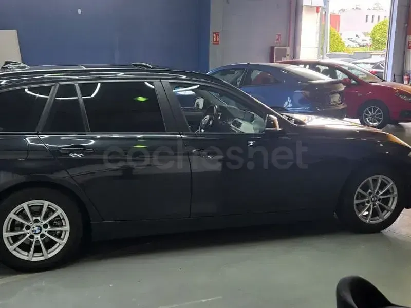 Usado BMW 318 Comfort Edition 143 CV (105 kW) 2013 Azul Familiar