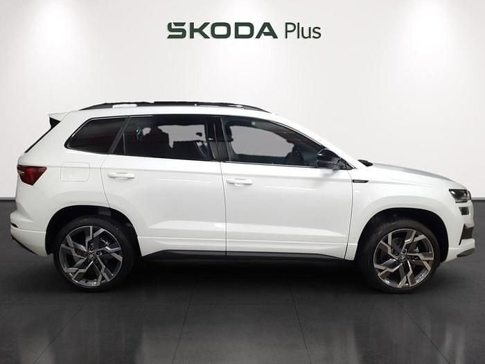 Usado Skoda Karoq SportLine 150 CV (110 kW) 2025 Blanco SUV