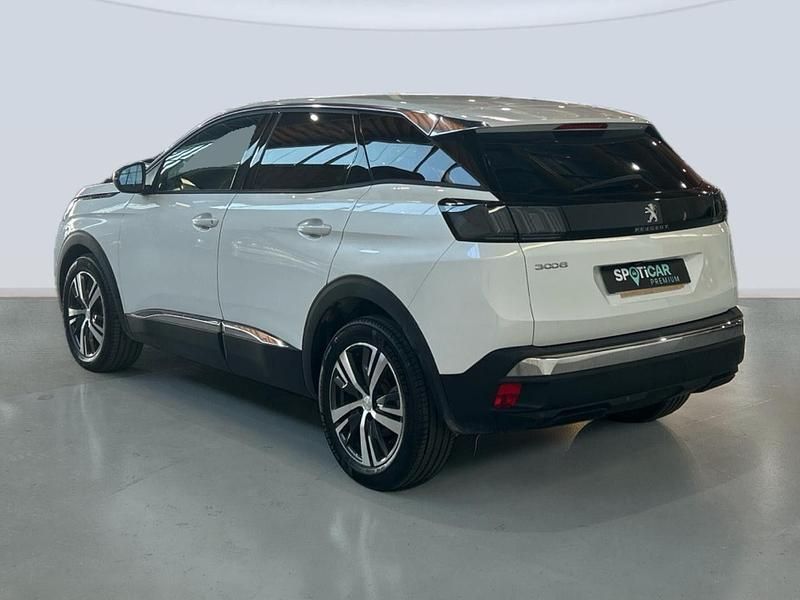 Usado Peugeot 3008 Allure 131 CV (96 kW) 2024 Blanco SUV