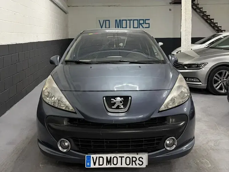 Usado Peugeot 207 90 CV (66 kW) 2007 Gris / plata Berlina