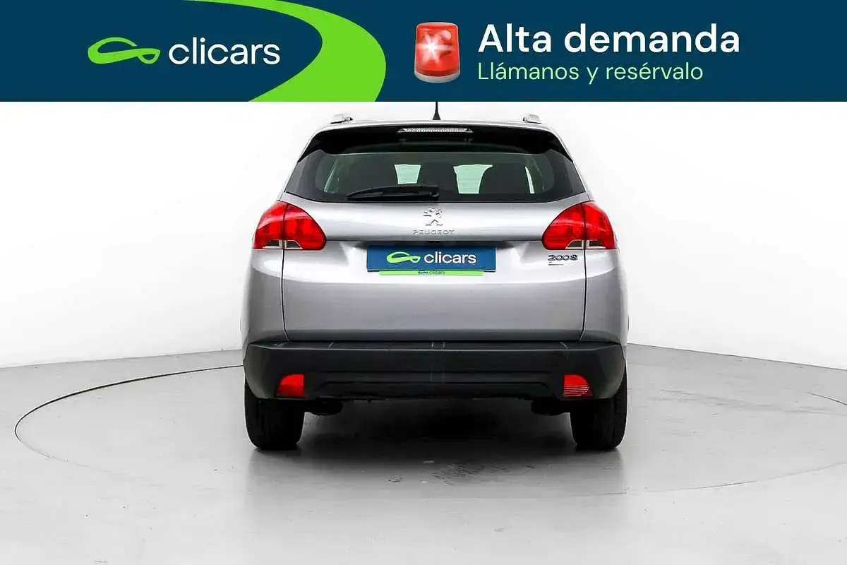 Usado Peugeot 2008 Active 110 CV (80 kW) 2015 Gris SUV