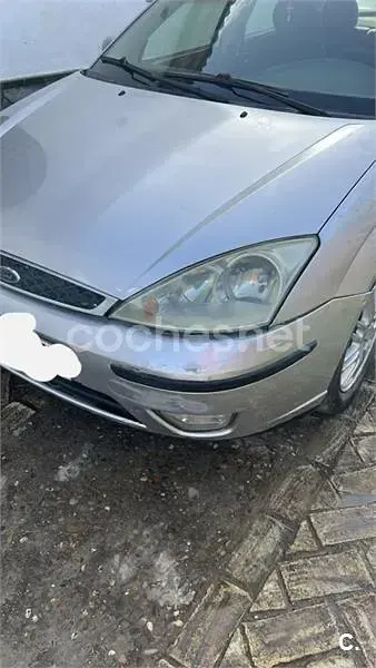 Usado Ford Focus Ambiente 100 CV (73 kW) 2003 Gris / plata Familiar