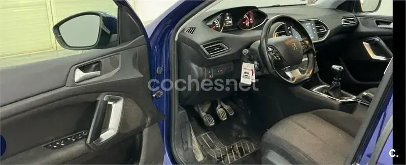 Usado Peugeot 308 Style 100 CV (73 kW) 2020 Azul Berlina