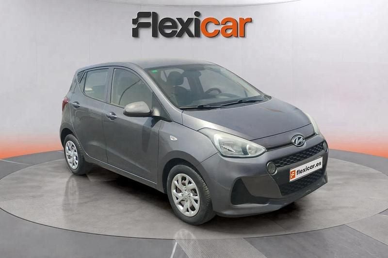Gris Usado 2017 Hyundai i10 Utilitario | 7490 € (Super precio) - Imagen 1/4