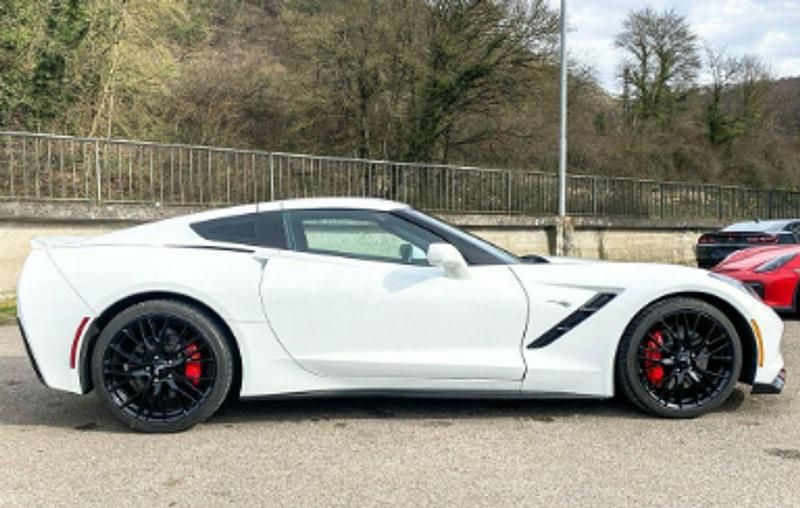 Usado Chevrolet Corvette Stingray 466 CV (342 kW) 2019 Blanco Coupe