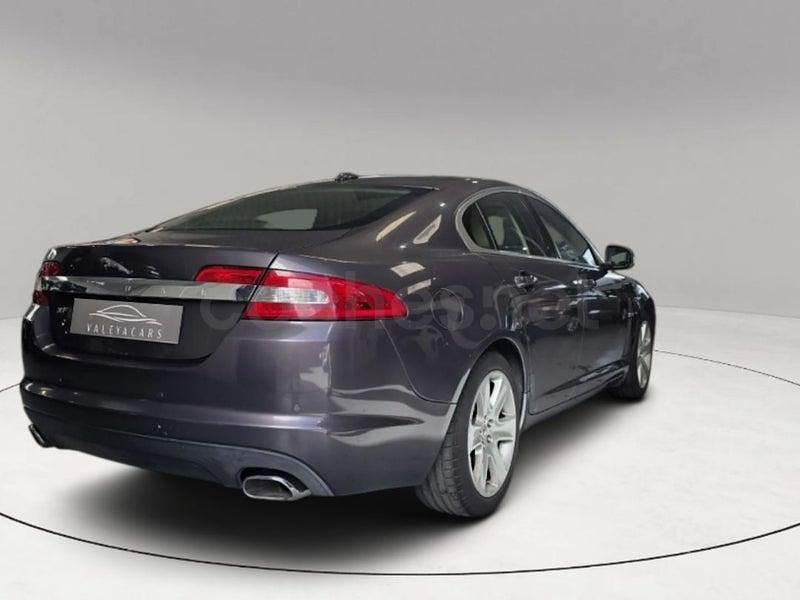 Usado Jaguar XF Premium Luxury 298 CV (219 kW) 2008 Gris / plata Berlina