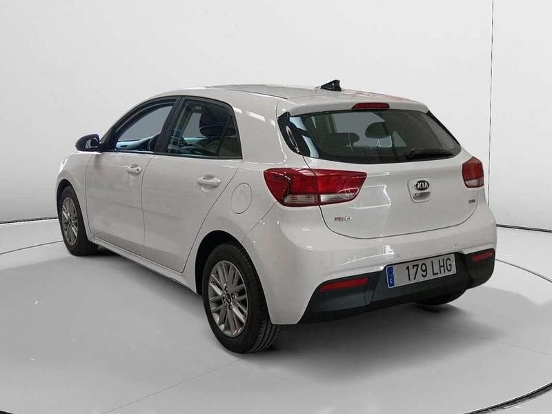 Usado Kia Rio 102 CV (75 kW) 2020 Blanco Utilitario