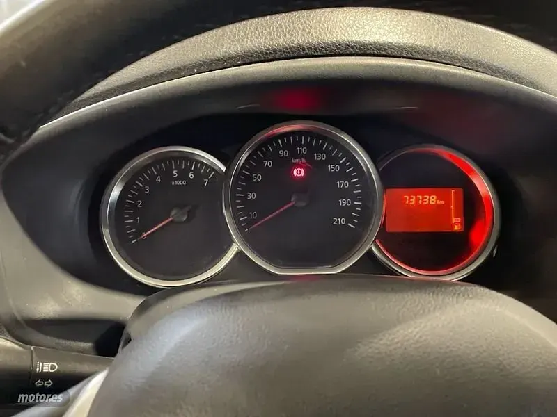 Usado Dacia Sandero 90 CV (66 kW) 2018 Gris Berlina
