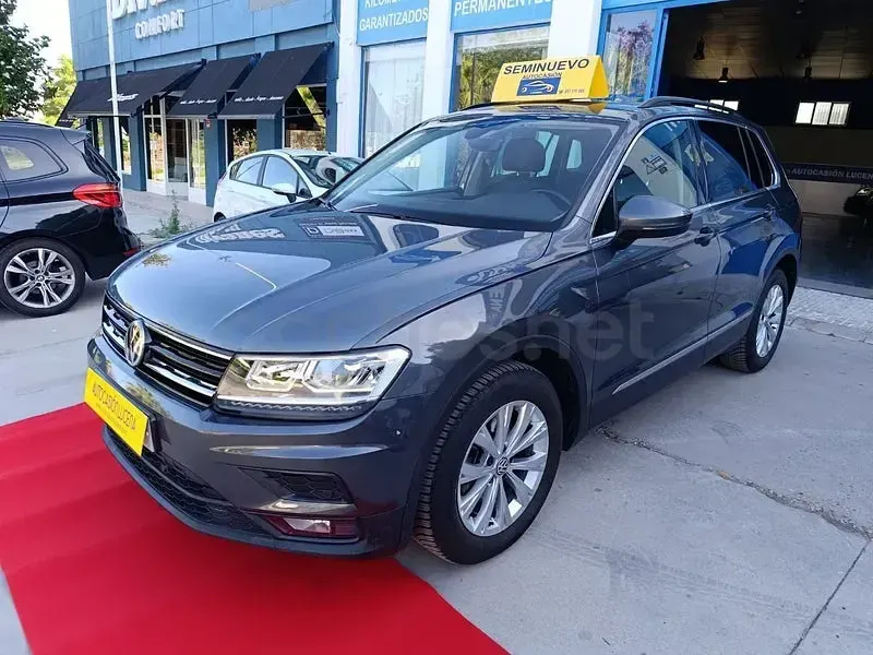 Usado VW Tiguan Advance 150 CV (110 kW) 2020 Gris / plata SUV