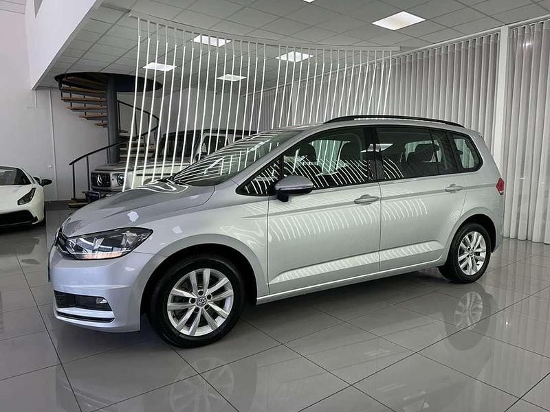 Usado VW Touran Business 110 CV (80 kW) 2019 Gris Monovolumen