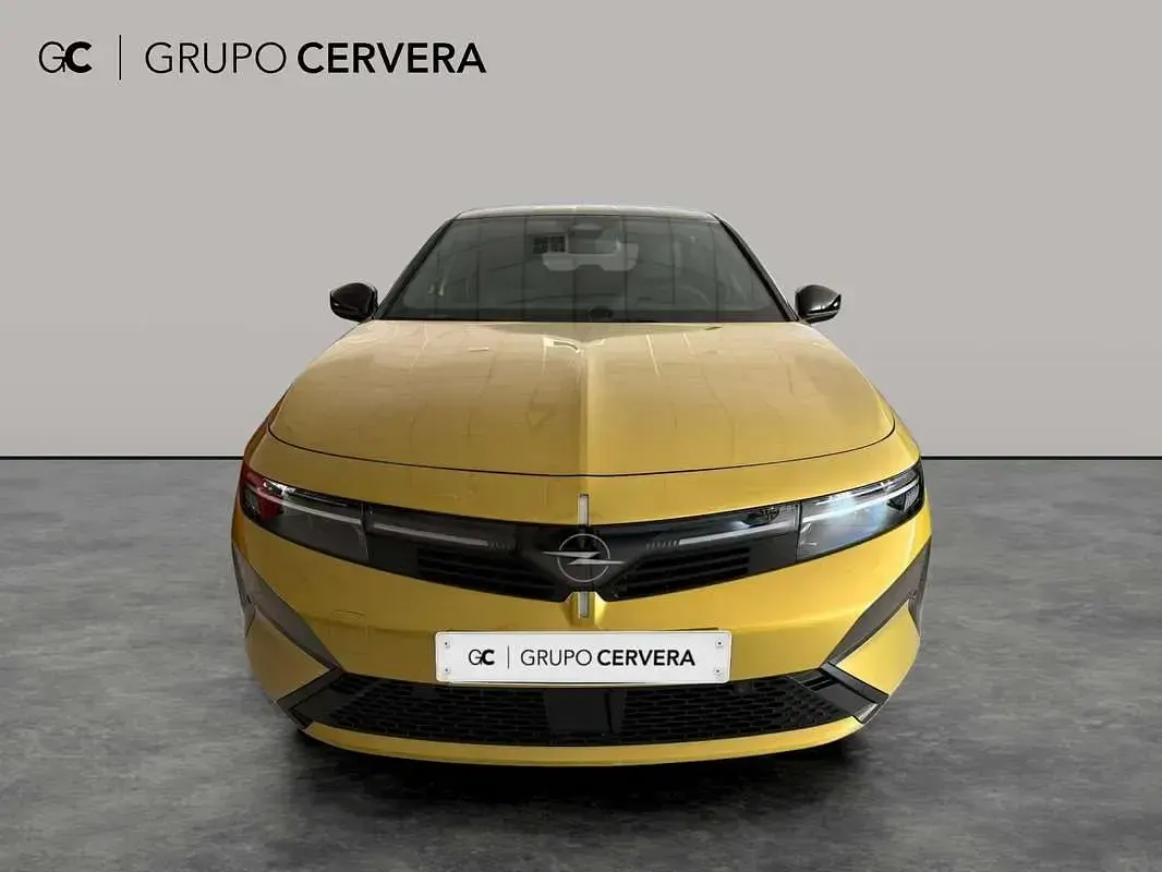 Nuevo Opel Astra Ultimate 136 CV (100 kW) 2026 Amarillo Utilitario