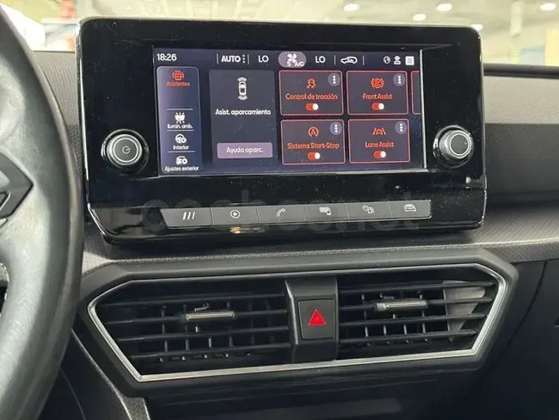 Usado Seat Leon Style 150 CV (110 kW) 2022 Blanco Berlina