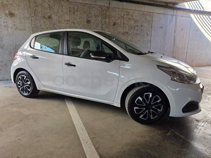 Usado Peugeot 208 Business-Line 75 CV (55 kW) 2016 Blanco Utilitario