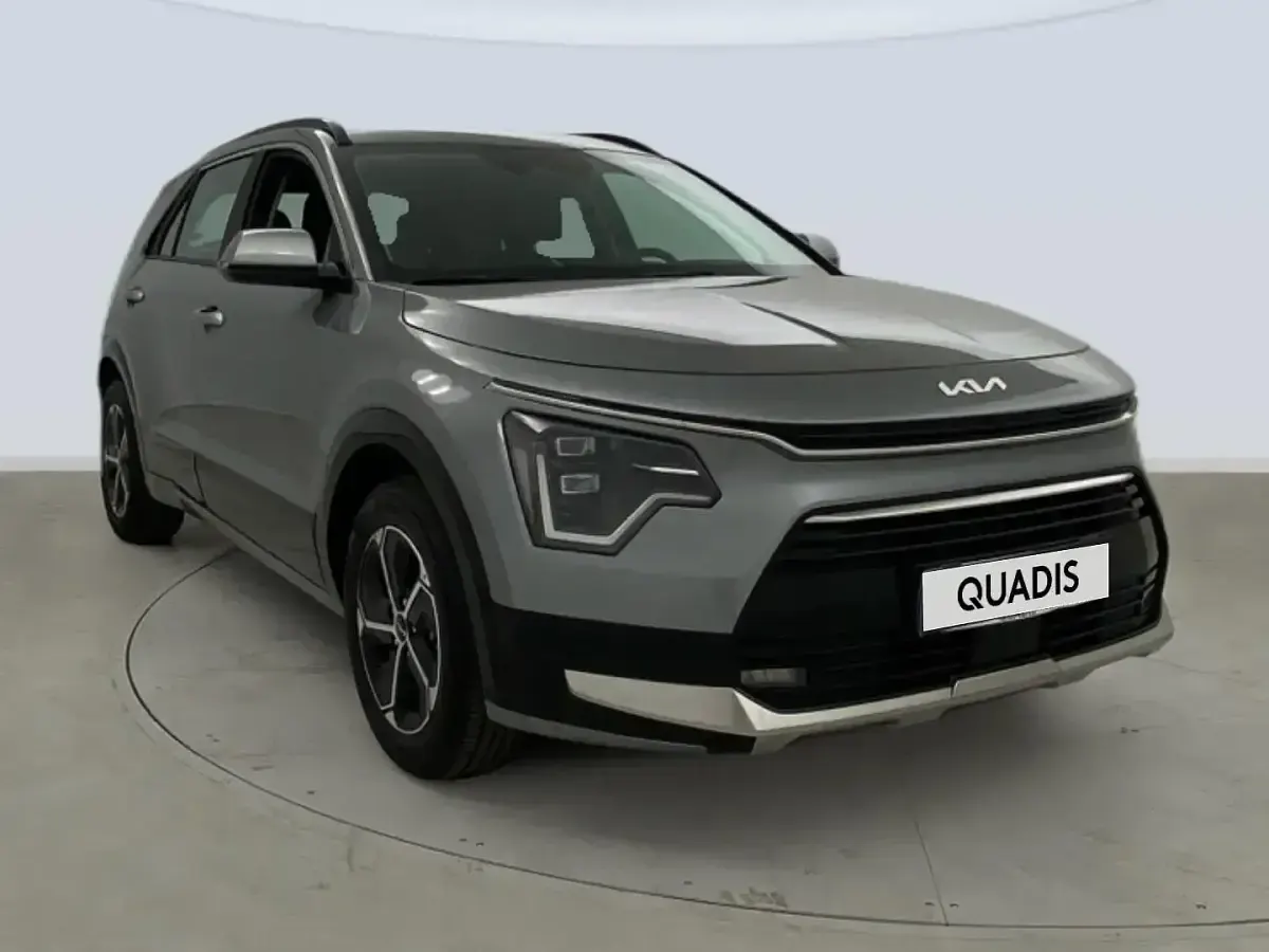 Usado Kia Niro 129 CV (94 kW) 2024 Gris SUV