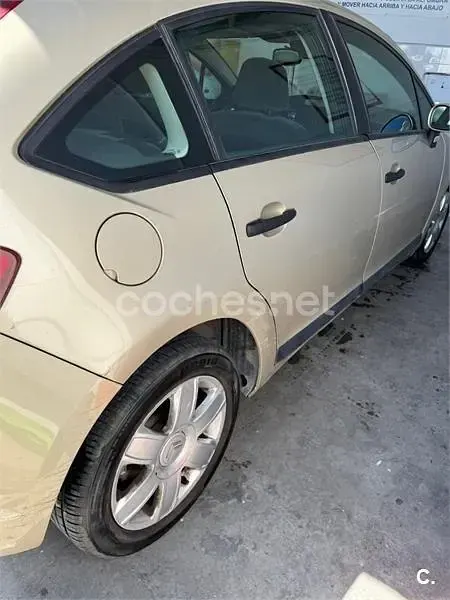 Usado Citroën C4 90 CV (66 kW) 2006 Beige Berlina