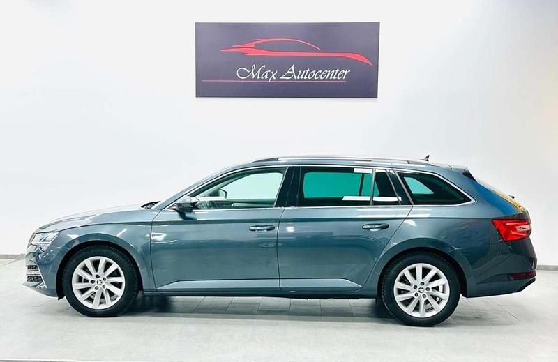 Usado Skoda Superb Style 218 CV (160 kW) 2020 Gris Familiar