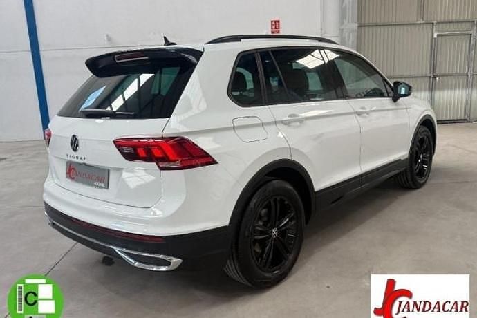 Usado VW Tiguan Sportline 130 CV (95 kW) 2023 SUV
