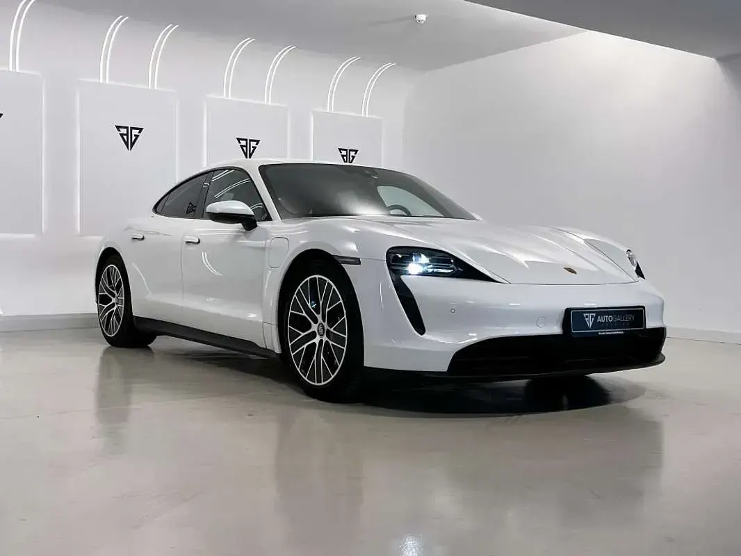 Usado Porsche Taycan 350 kW (476 CV) 2021 Blanco Berlina