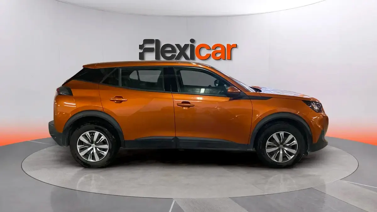 Usado Peugeot 2008 Active 101 CV (74 kW) 2020 Naranja SUV