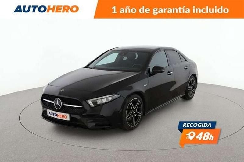 Negro Usado 2022 Mercedes A200 AMG line Berlina | 25.618 € (Buen precio) - Imagen 1/3