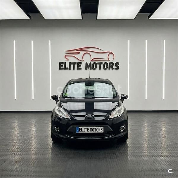 Usado Ford Fiesta Titanium 95 CV (69 kW) 2010 Negro Utilitario