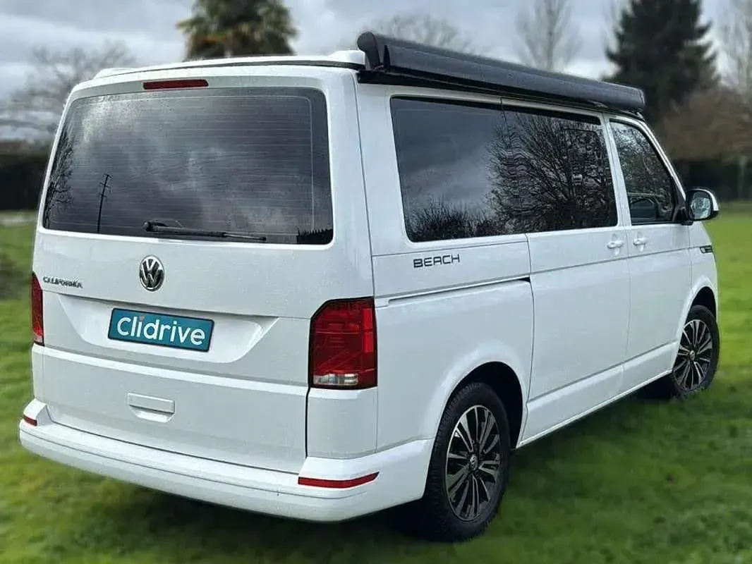 Usado VW California Beach 150 CV (110 kW) 2021 Blanco Van