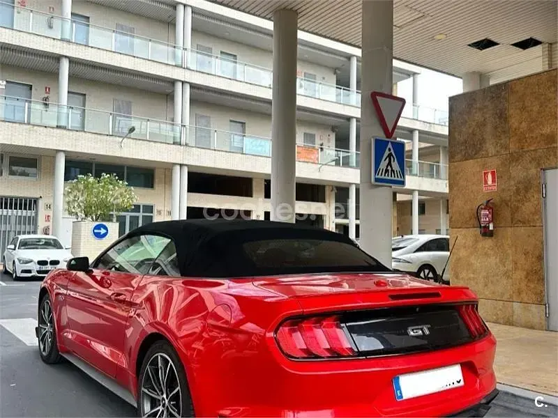 Usado Ford Mustang GT 450 CV (330 kW) 2019 Rojo Descapotable